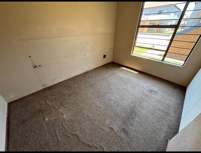 2 BEDROOM TOWNHOUSE FOR SALE IN POMONA